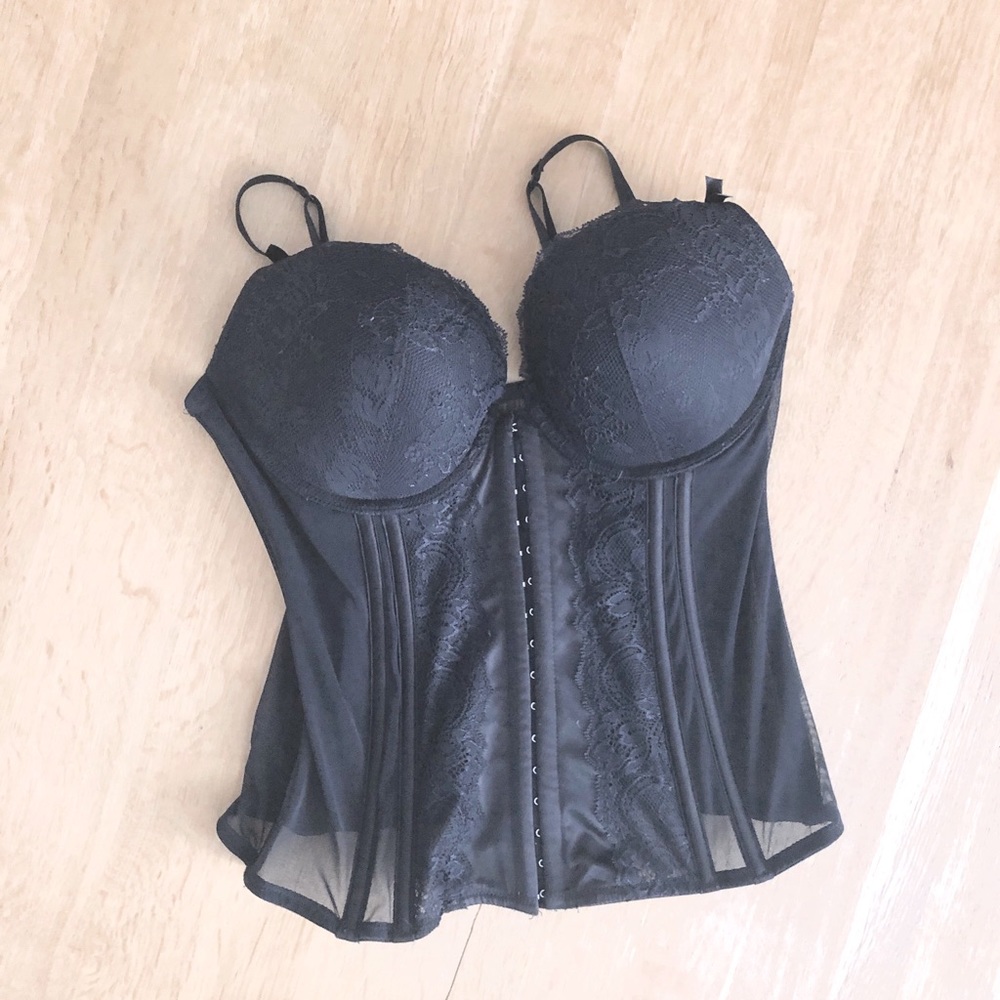Black bustier